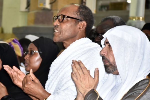 President Mohammadu Buhari Prays for Nigeria in Makkah