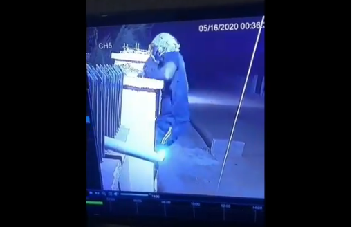 Video of thieves that CCTV cameras captured as they scaled a fence to rob people