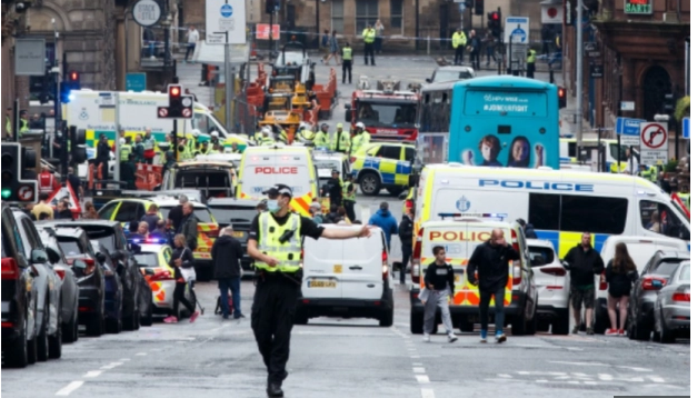 Police and paramedics rushed to central Glasgow after six were injured in a horror stabbing