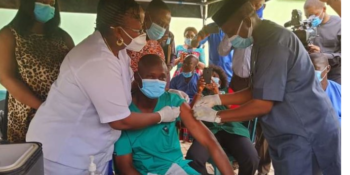 The Enugu State Government, yesterday, commenced COVID-19 vaccination in the state, starting with frontline health workers at the ESUT Teaching Hospital Isolation Centre, Parklane, Enugu.