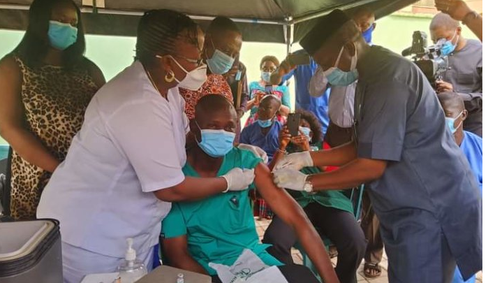 The Enugu State Government, yesterday, commenced COVID-19 vaccination in the state, starting with frontline health workers at the ESUT Teaching Hospital Isolation Centre, Parklane, Enugu.