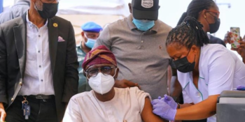Lagos State Governor, Mr. Babajide Sanwo-Olu, his Deputy, Dr. Obafemi Hamzat and the state Commissioner for Health, Prof. Akin Abayomi were among the first persons to take the Coronavirus vaccine at the Infectious Diseases Hospital (IDH) Yaba, Lagos