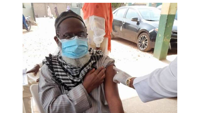 Controversial Islamic cleric, Sheikh Ahmad Gumi receiving COVID-19 AstraZeneca vaccine.