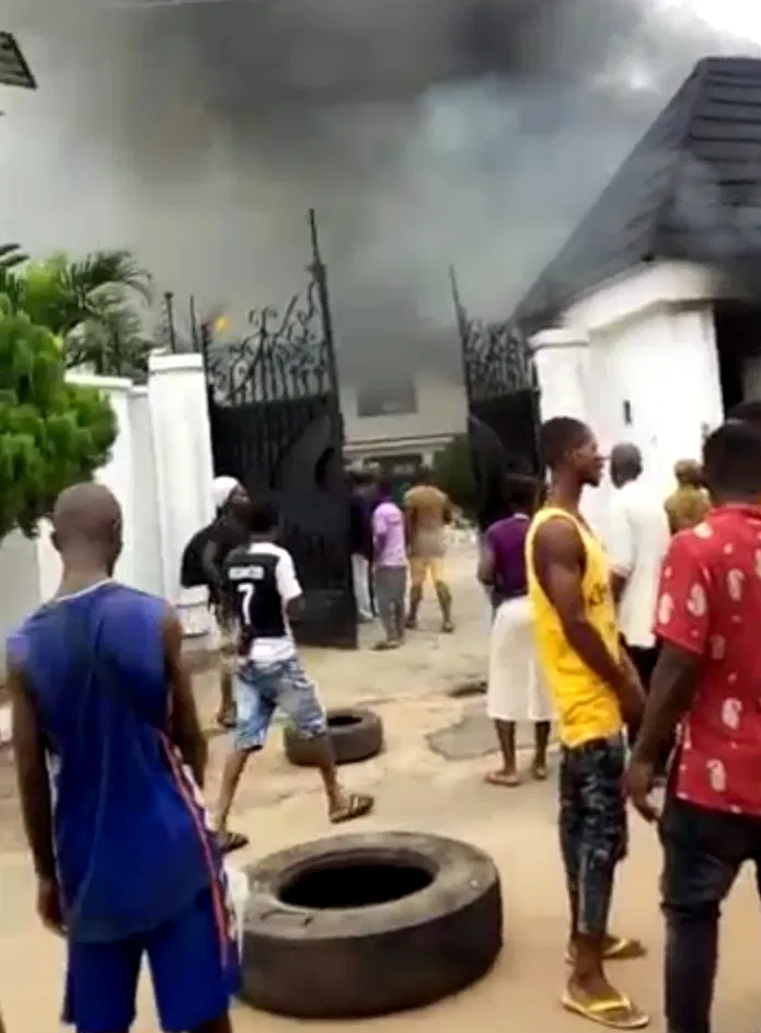Gunmen, on Saturday April 24th, 2021, attacked the country home of Imo State Governor Hope Uzodinma, razing part of the building, vehicles parked in the compound and killing two security aides.