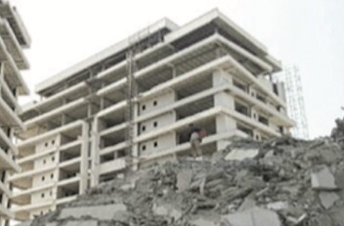 The collapsed building on Gerald Road, Ikoyi, Lagos State, on November 1, 2021