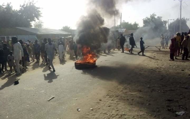 Riot In Kogi As Policeman Allegedly Kills Boy Over N20 Sachet Water